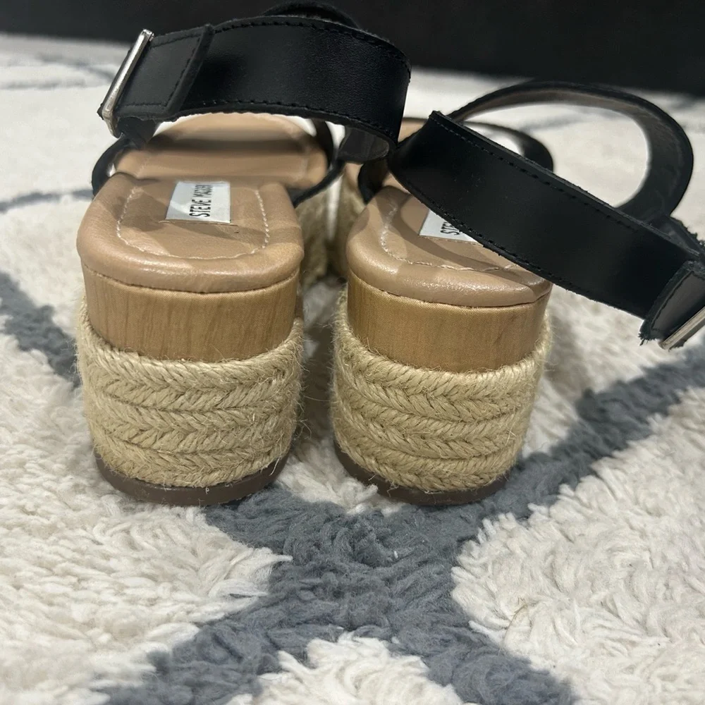 Steve Madden Fifer platform sandals Size 6M